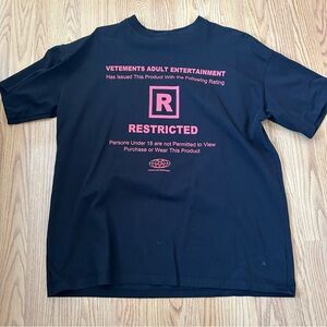 vetements “restricted” tee